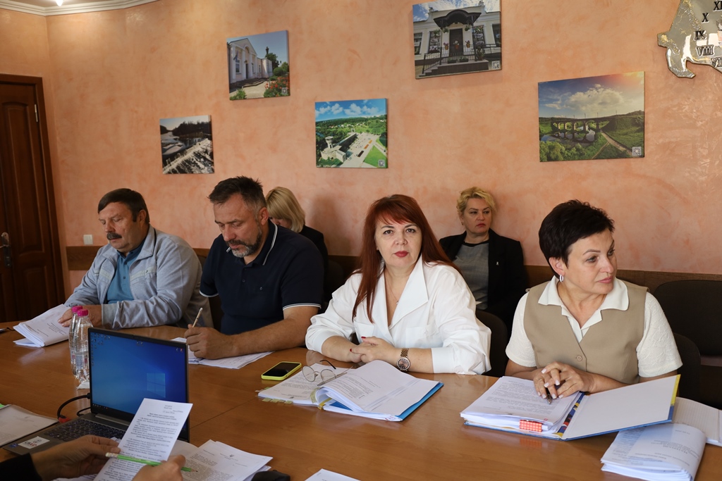 Постійні комісії та погоджувальна рада попередньо опрацювали питання 76-ї сесії міської ради