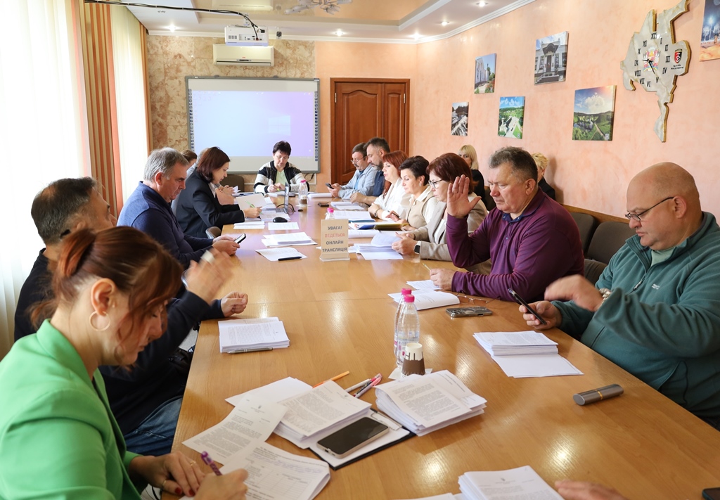 Постійні комісії та погоджувальна рада попередньо опрацювали питання 76-ї сесії міської ради