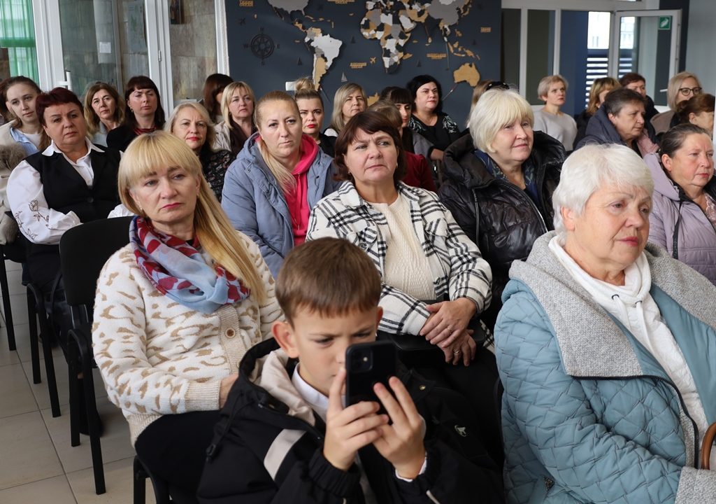 Турбота, підтримка, людяність: у Звягелі привітали працівників соціальної сфери