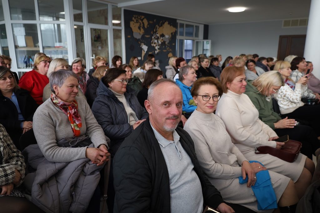 Турбота, підтримка, людяність: у Звягелі привітали працівників соціальної сфери
