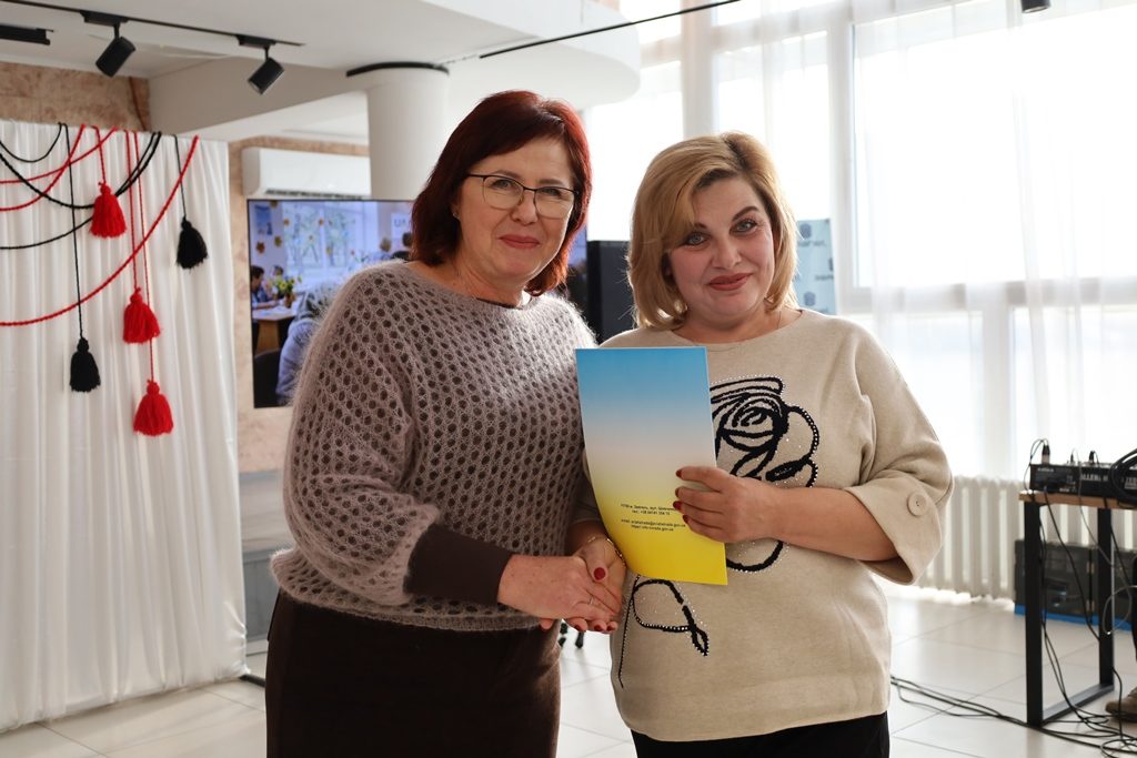 Турбота, підтримка, людяність: у Звягелі привітали працівників соціальної сфери