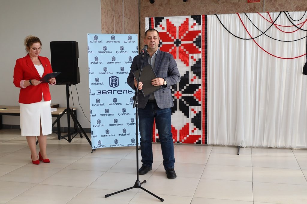 Турбота, підтримка, людяність: у Звягелі привітали працівників соціальної сфери