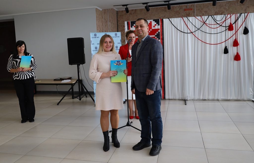 Турбота, підтримка, людяність: у Звягелі привітали працівників соціальної сфери