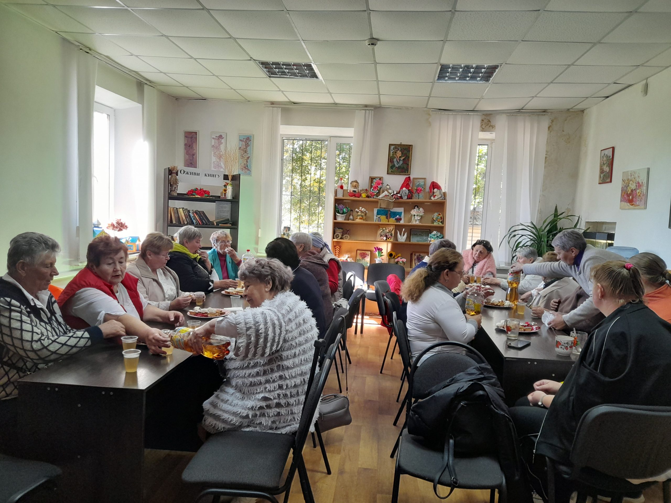 У територіальному центрі привітали людей старшого покоління
