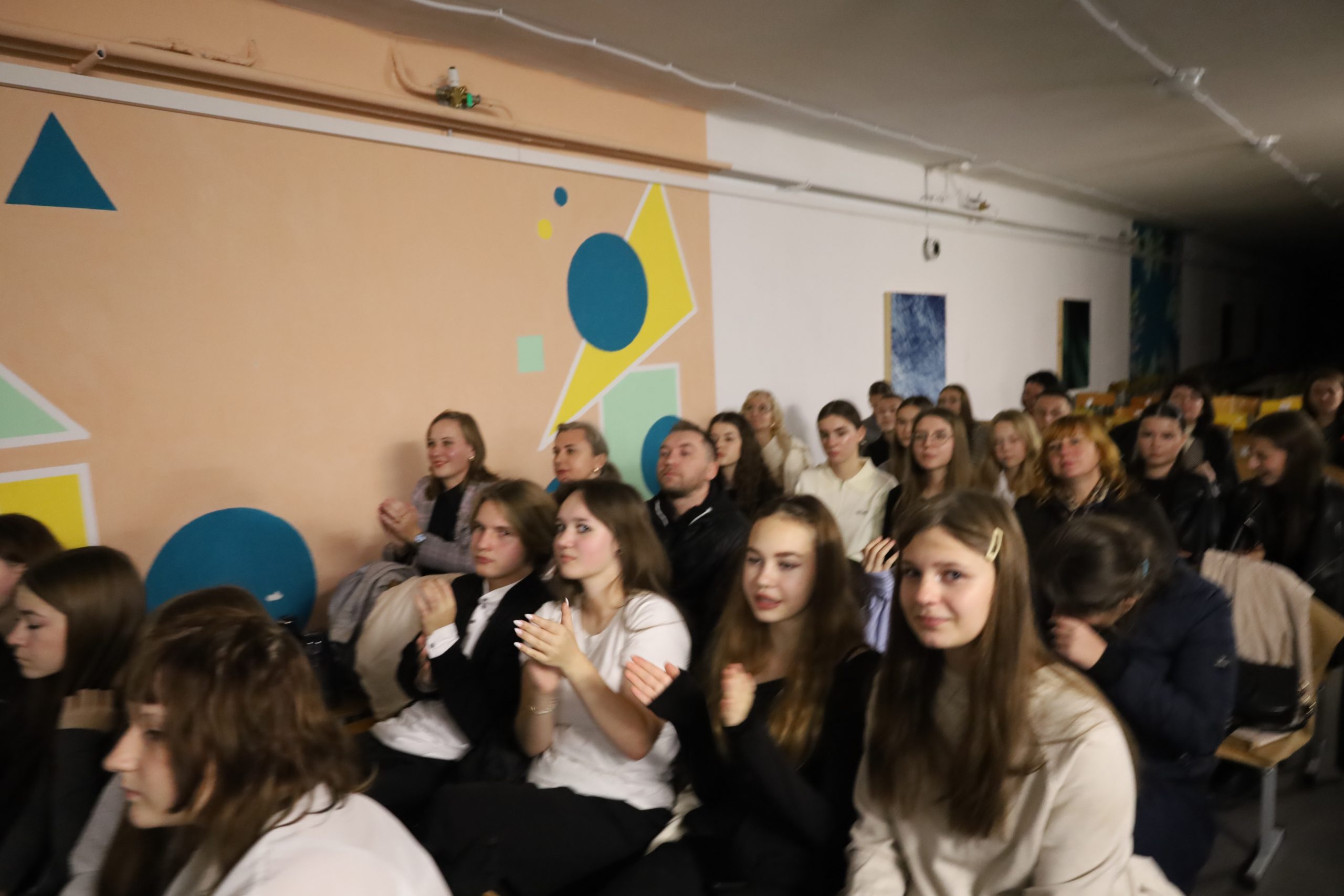 Енергія змін та тріумф дитячих ідей: у Звягелі нагородили переможців інклюзивного шкільного громадського бюджету та стипендіатів міського голови