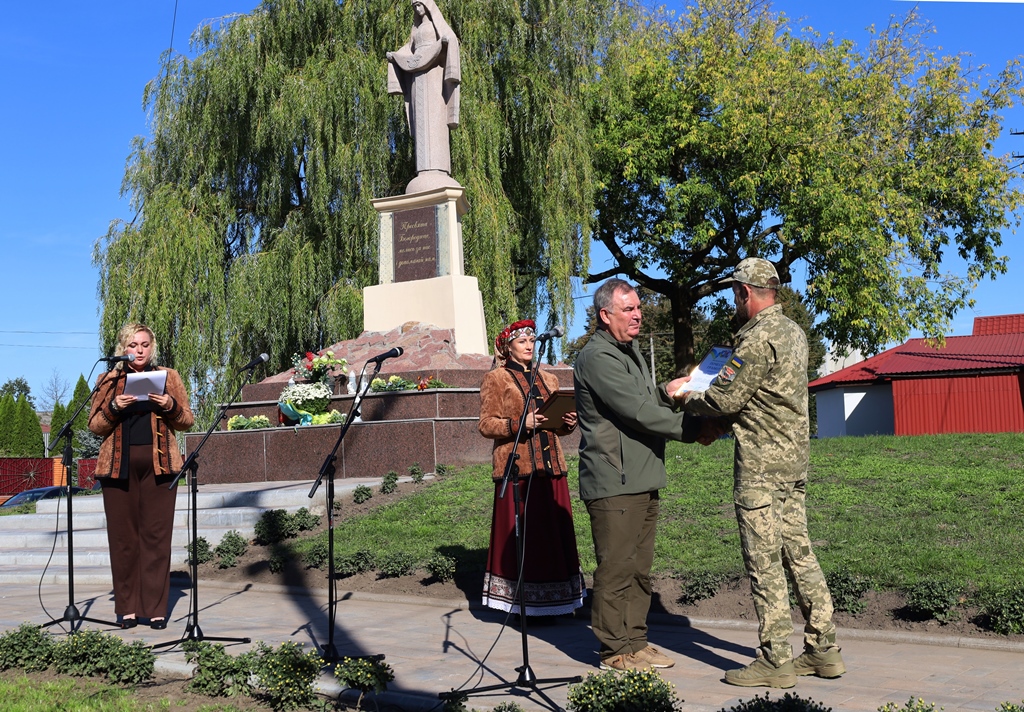 «Під Омофором нескорених»: у Звягелі відбулося духовне віче-подяка