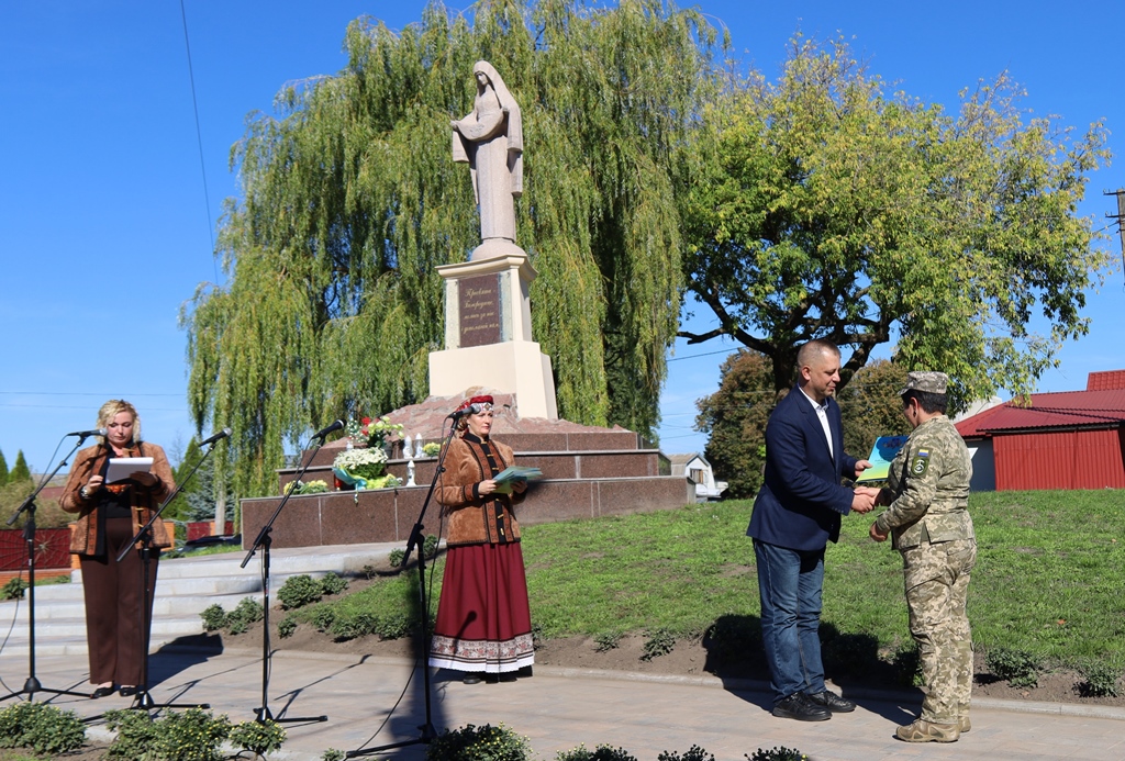 «Під Омофором нескорених»: у Звягелі відбулося духовне віче-подяка