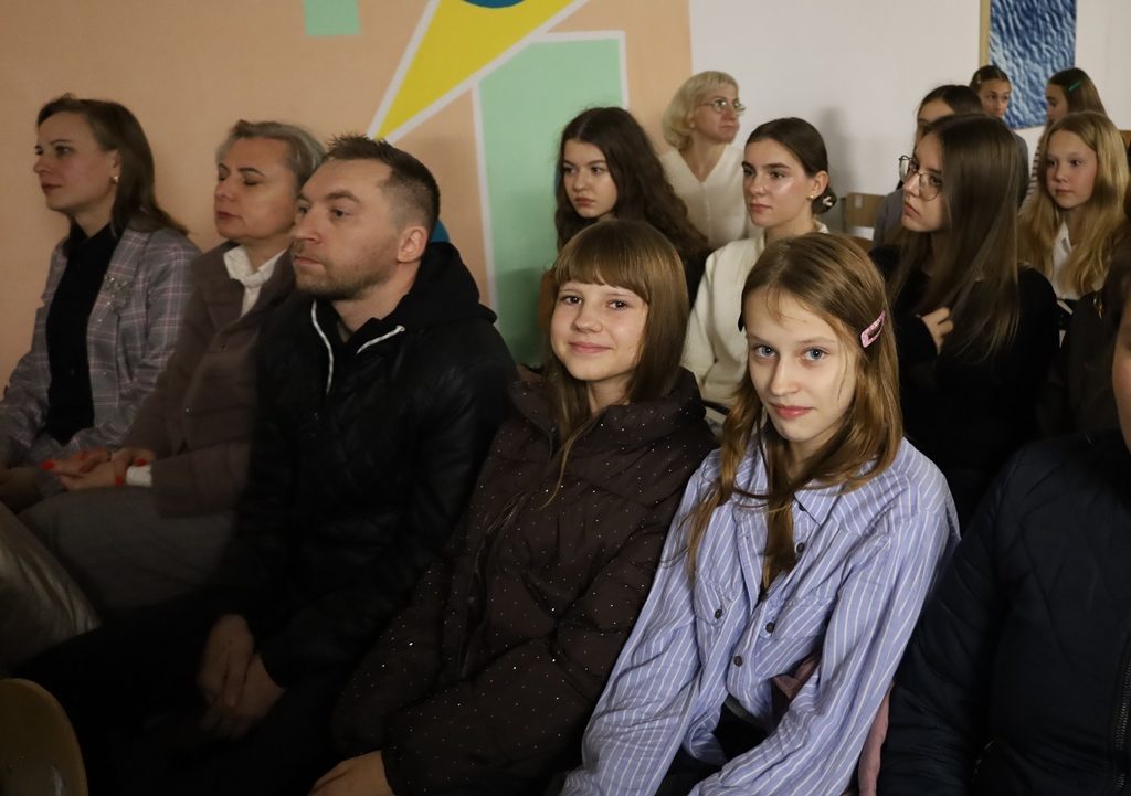 Енергія змін та тріумф дитячих ідей: у Звягелі нагородили переможців інклюзивного шкільного громадського бюджету та стипендіатів міського голови