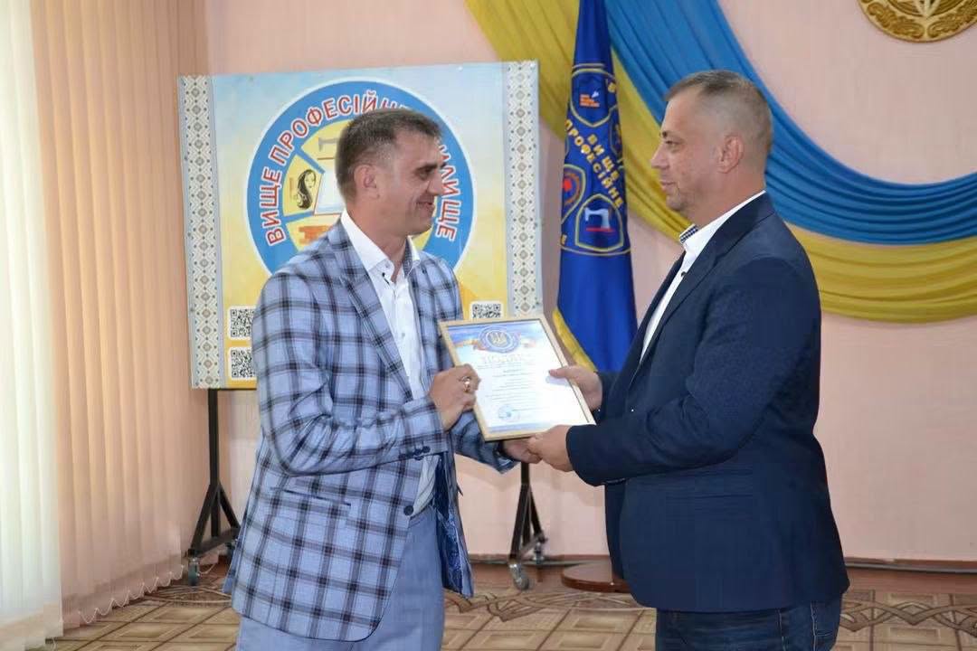 У Звягельському ВПУ привітали працівників освіти з професійним святом