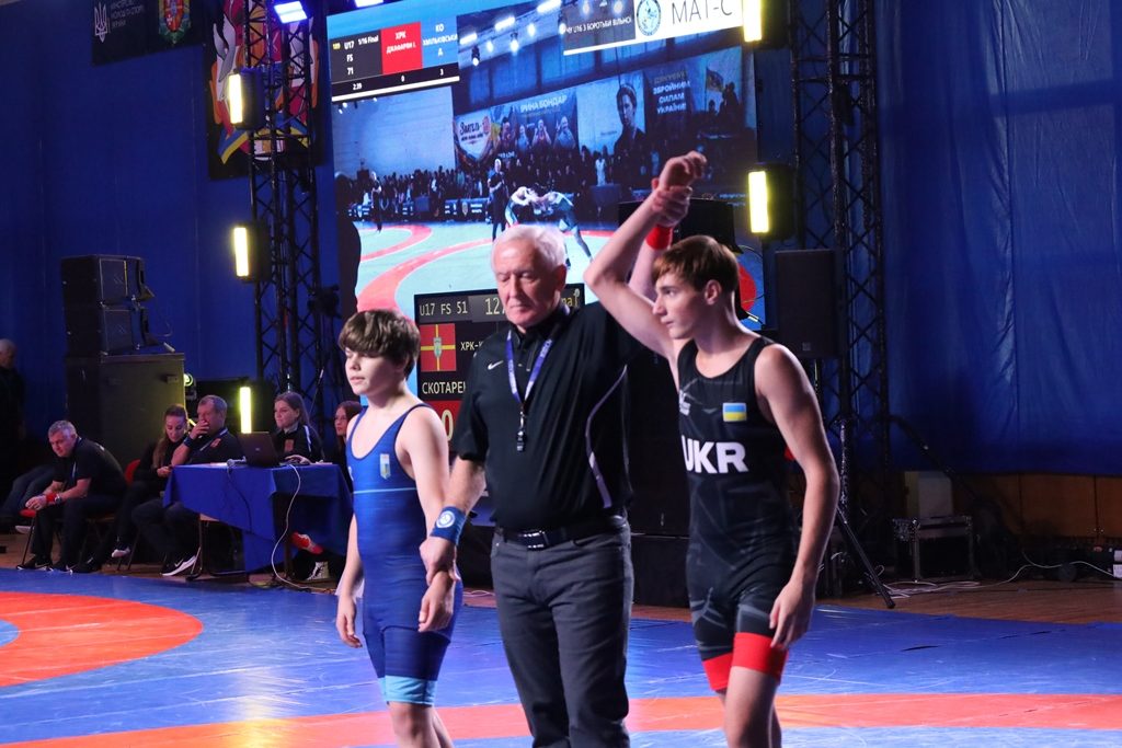 ЗВЯГЕЛЬ ПРИЙМАВ ЧЕМПІОНАТ УКРАЇНИ З ВІЛЬНОЇ БОРОТЬБИ СЕРЕД ЮНАКІВ ТА ДІВЧАТ U16
