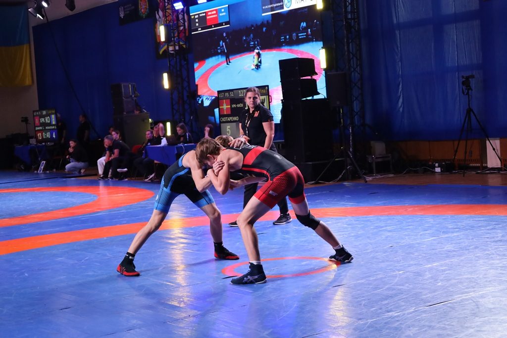 ЗВЯГЕЛЬ ПРИЙМАВ ЧЕМПІОНАТ УКРАЇНИ З ВІЛЬНОЇ БОРОТЬБИ СЕРЕД ЮНАКІВ ТА ДІВЧАТ U16