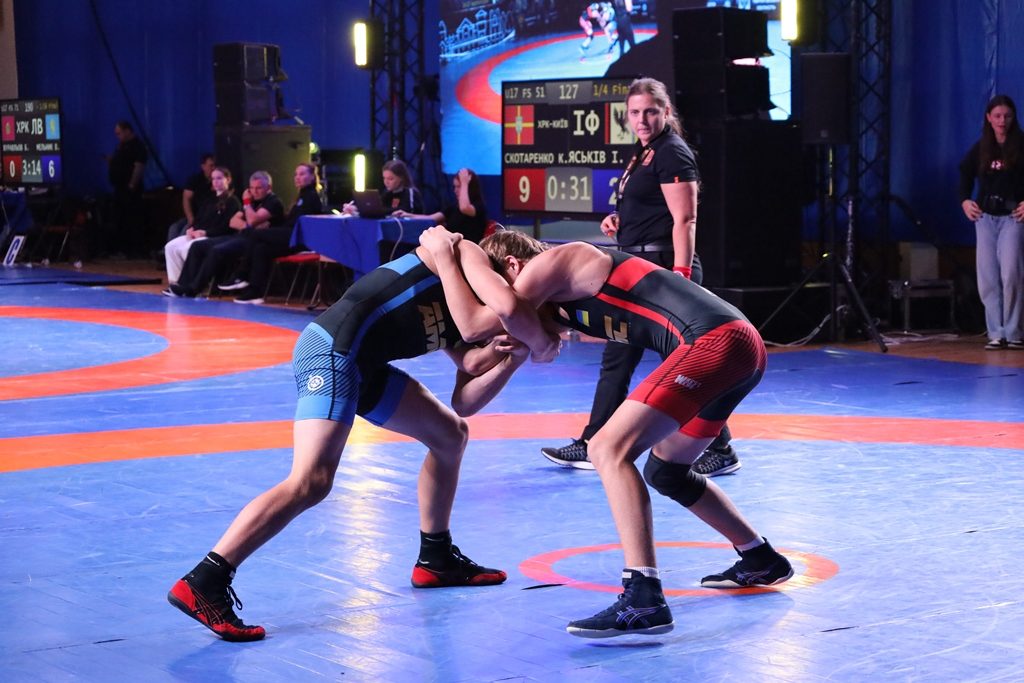 ЗВЯГЕЛЬ ПРИЙМАВ ЧЕМПІОНАТ УКРАЇНИ З ВІЛЬНОЇ БОРОТЬБИ СЕРЕД ЮНАКІВ ТА ДІВЧАТ U16