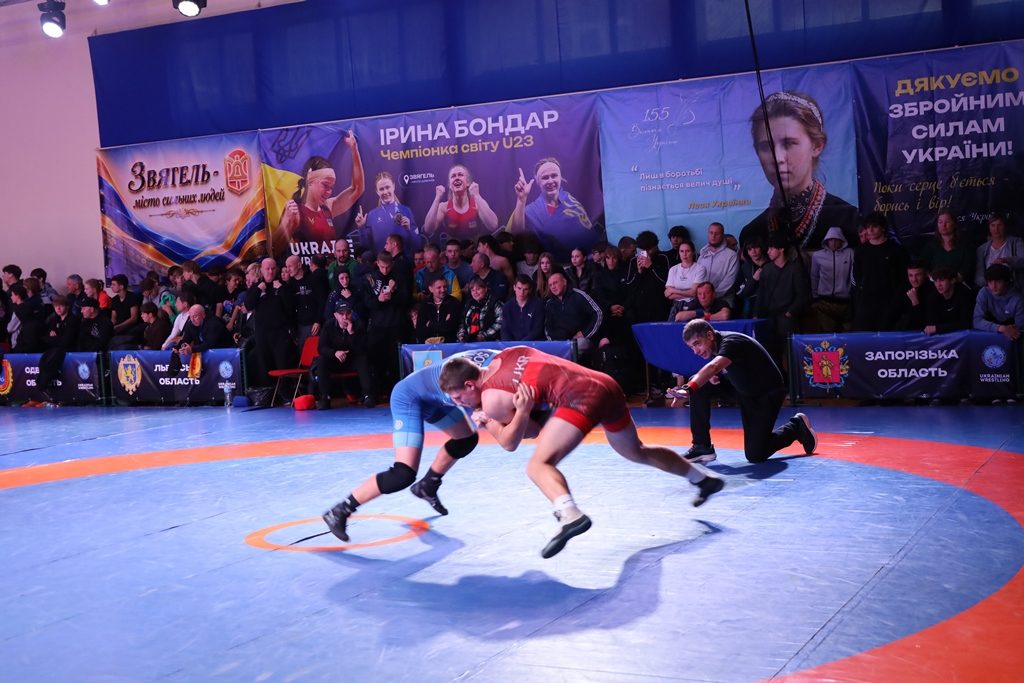 ЗВЯГЕЛЬ ПРИЙМАВ ЧЕМПІОНАТ УКРАЇНИ З ВІЛЬНОЇ БОРОТЬБИ СЕРЕД ЮНАКІВ ТА ДІВЧАТ U16