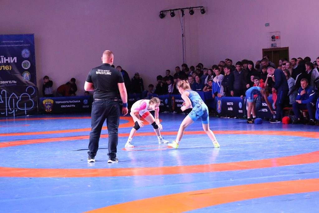 ЗВЯГЕЛЬ ПРИЙМАВ ЧЕМПІОНАТ УКРАЇНИ З ВІЛЬНОЇ БОРОТЬБИ СЕРЕД ЮНАКІВ ТА ДІВЧАТ U16