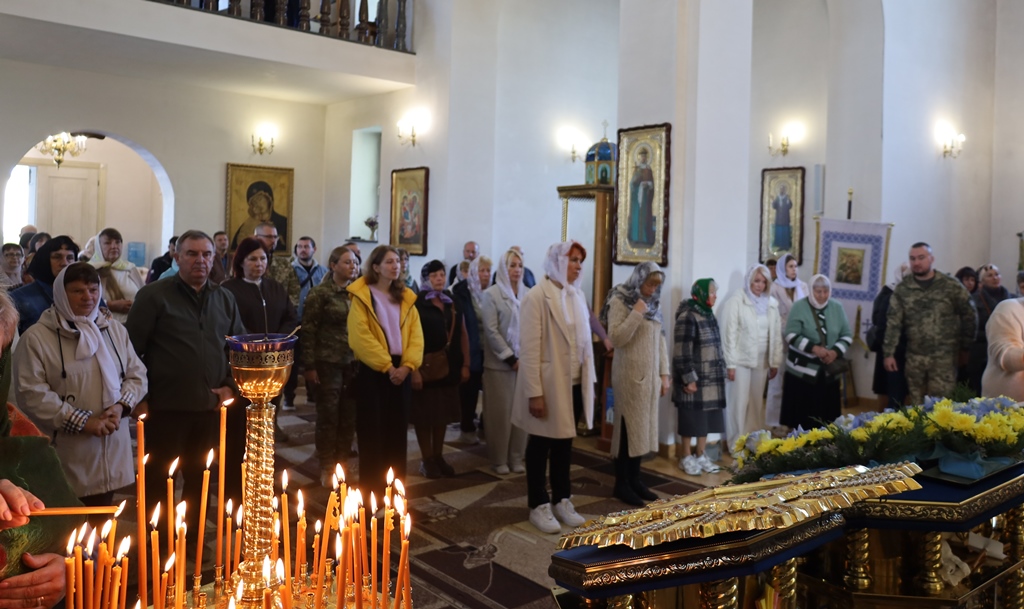 У Звягелі поіменно вшанували полеглих Захисників і Захисниць України